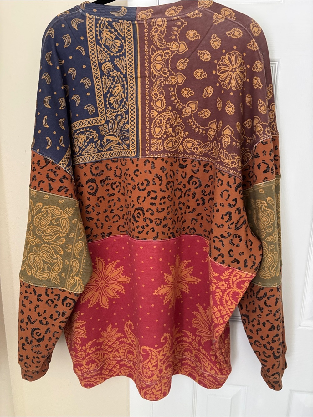 Farm Rio Sweatshirt - Picture 2 of 6